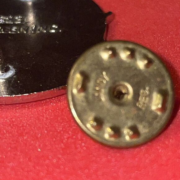 Vintage IRA Green Inc Lapel Pin Tackle G23 Enamel Gold Tone Collectible - Picture 4 of 7
